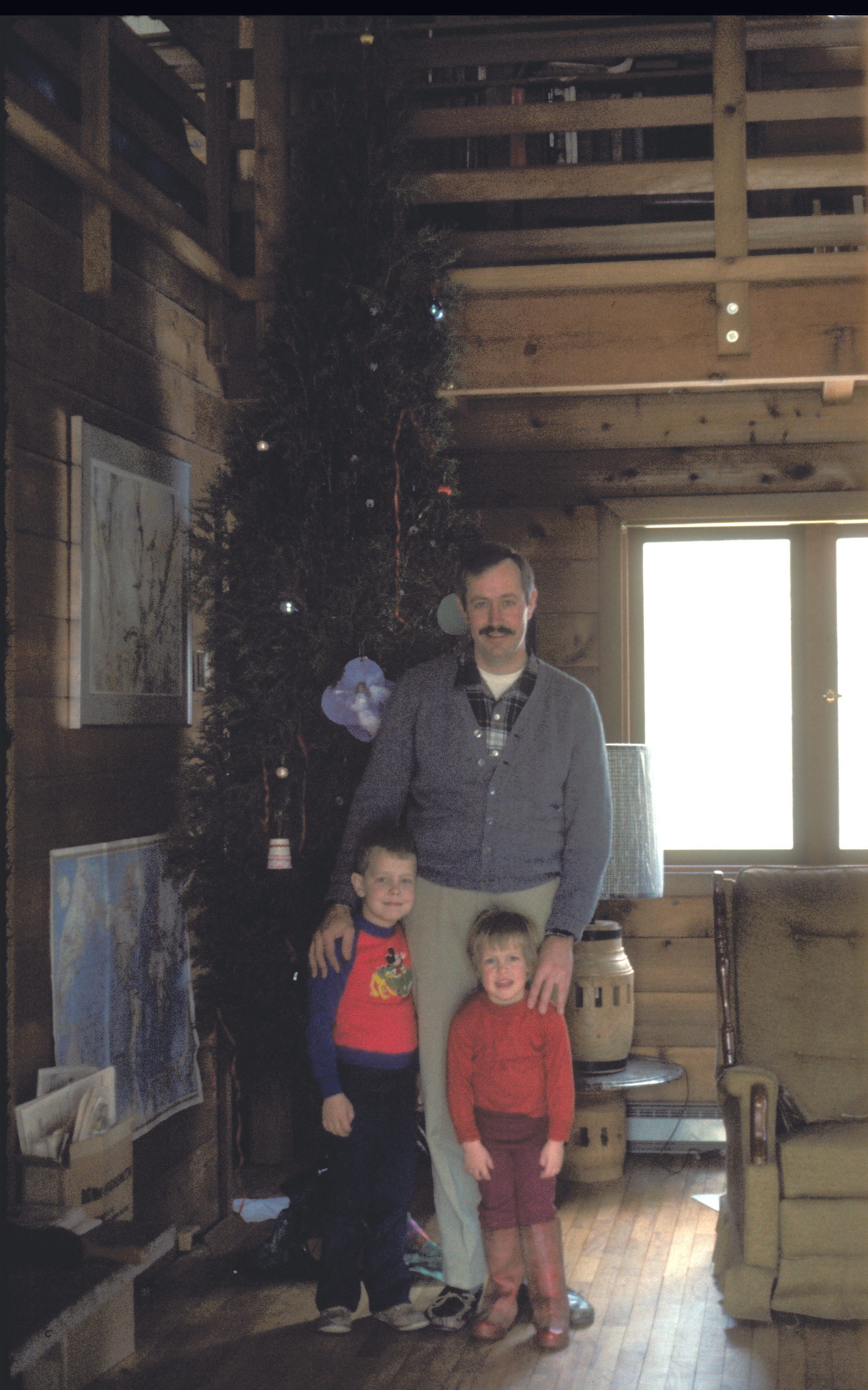 Early Xmas Bob And Kids in Cedar Hall Living Room