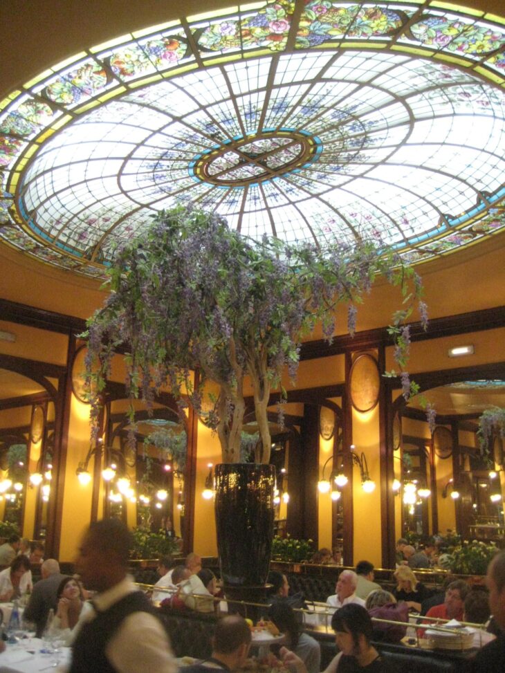 A06 Dining Wth Mirrors