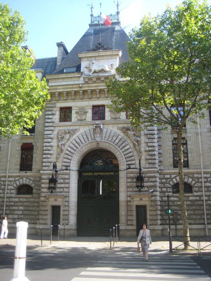 B02 On Henri IV, Horse Guard