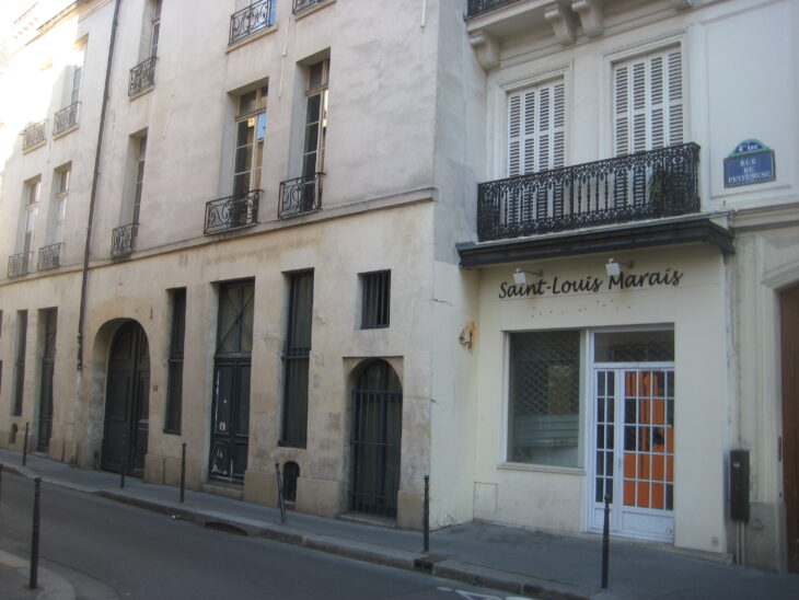 B04 On rue Petit Musc